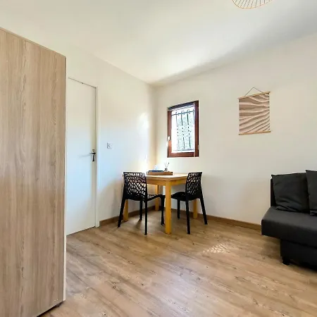 Les Roses - T2 - Proche Plages Et Foret - Jardinet Clos Lägenhet *